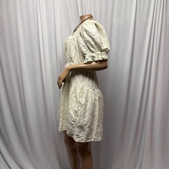 Old Navy Cream Embroidered Babydoll Dress Womens Sz Medium Puff Sleeves Peasant - Picture 4 of 9